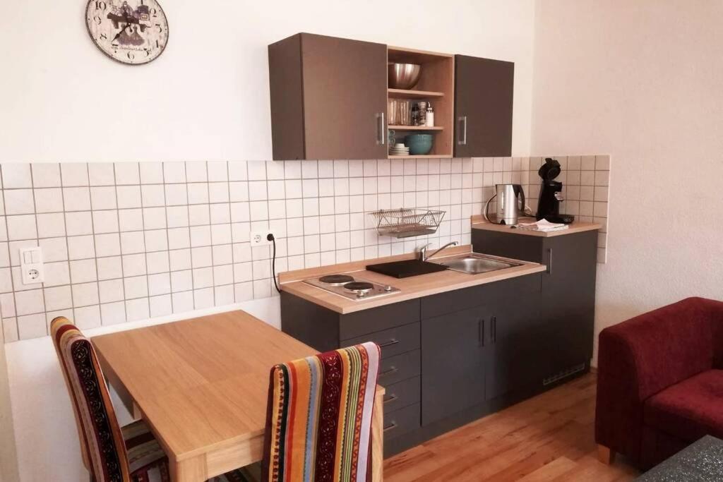 Ferienwohnung - Apartment Mit Balkon In Halle-Saale, Trotha ハレ エクステリア 写真